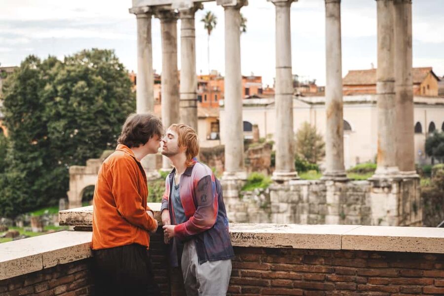 Rome: Couple Photoshoot Experience LGBTQ+ Friendly - How the 45-minute to 1-hour session works