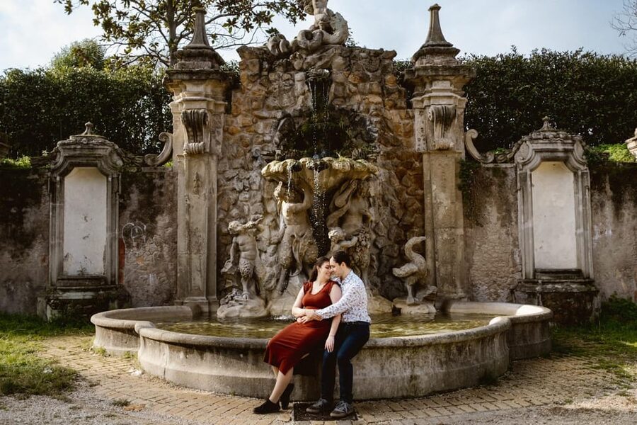 Rome: Personalized Private Couple Photoshoot Experience - Timing, clothing, and practical planning