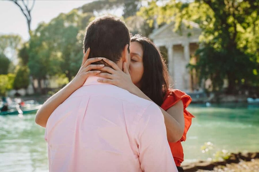 Rome: Romantic Couple Photoshoot at Villa Borghese - What Happens During the 30 to 60 Minute Session