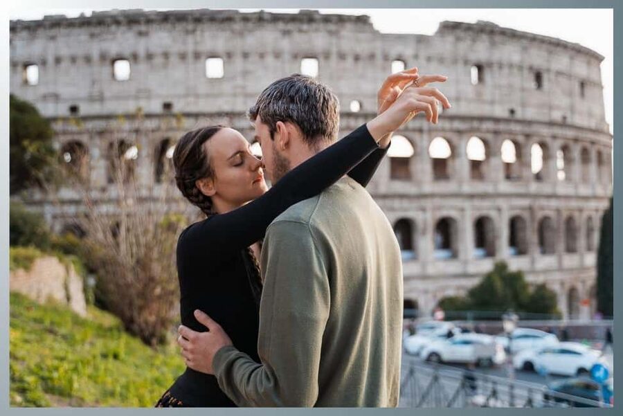 Rome: Romantic Couple Photoshoot Experience at the Colosseum - Key points to know before booking