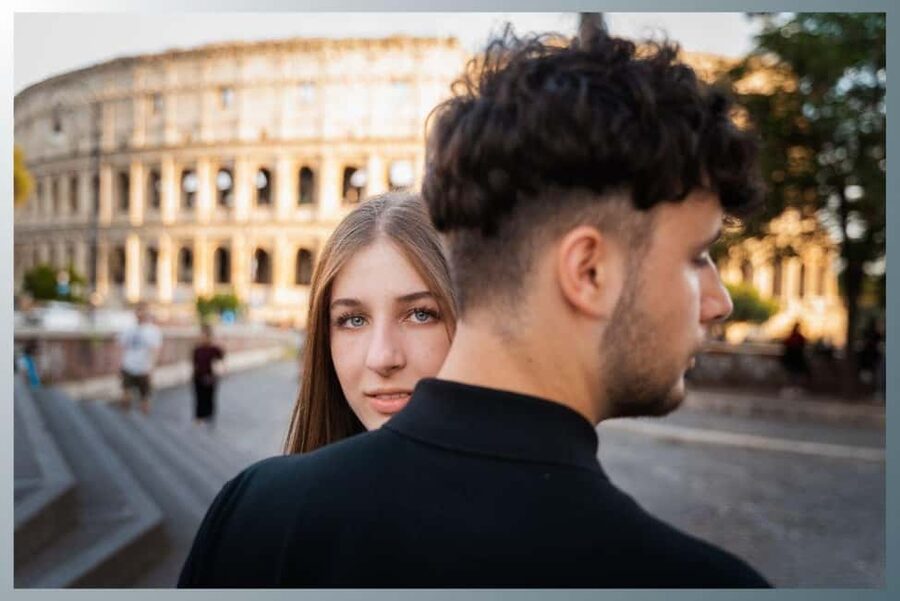 Rome: Romantic Couple Photoshoot Experience at the Colosseum - Color, black and white, and the photo add-on