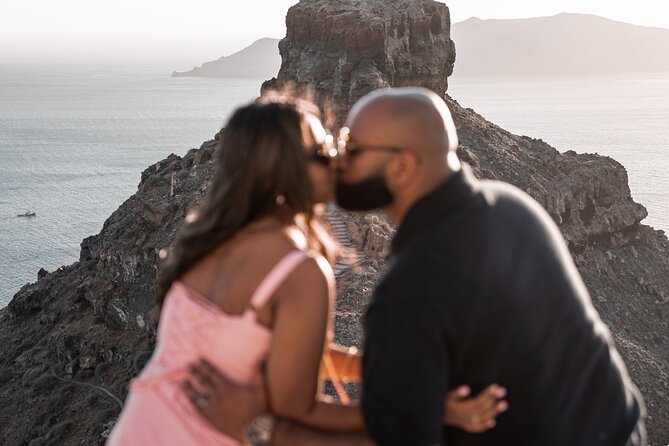 Santorini: Customized Private Photoshoot Walk in Oia - The photos and online gallery delivery