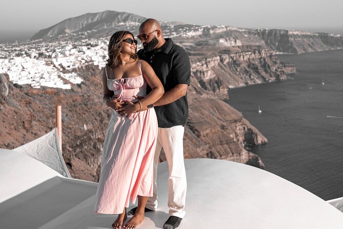 Santorini: Customized Private Photoshoot Walk in Oia - Weather, crowds, and the practical limits