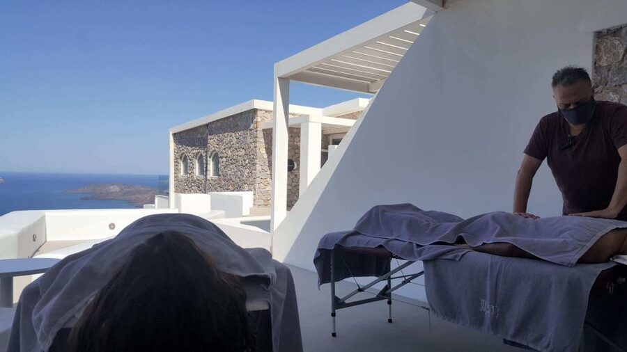 Santorini: Mobile Couples Massage at Your Private Villa - Key points to know before booking