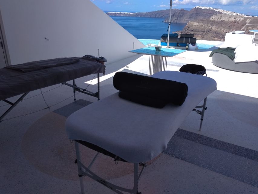 Santorini: Mobile Couples Massage at Your Private Villa - Where the service works, and where it does not
