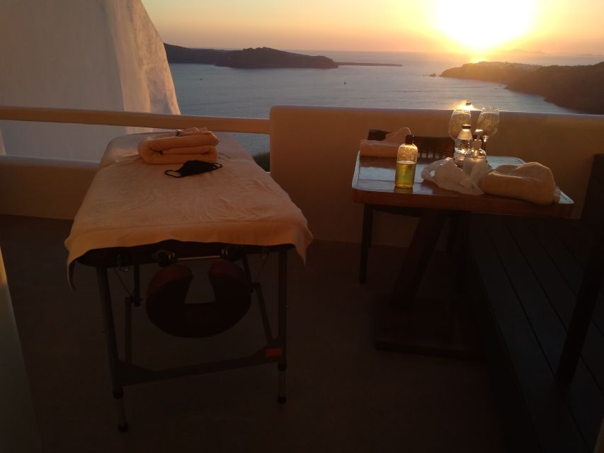 Santorini: Mobile Couples Massage at Your Private Villa - Booking details that affect the decision