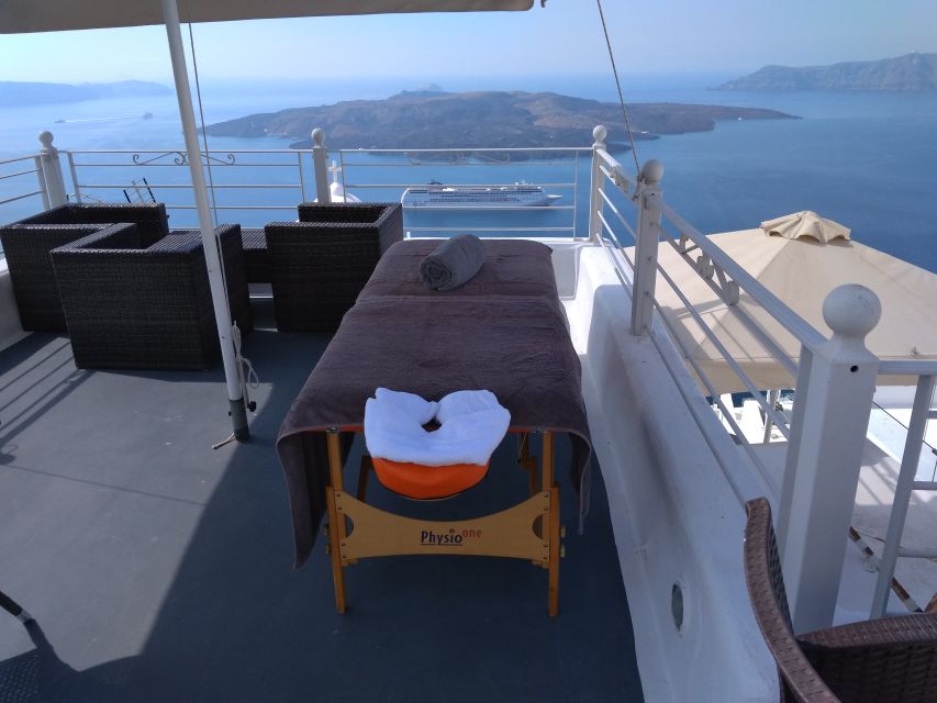 Santorini: Mobile Couples Massage at Your Private Villa - Choosing aromatherapy or deep tissue treatment