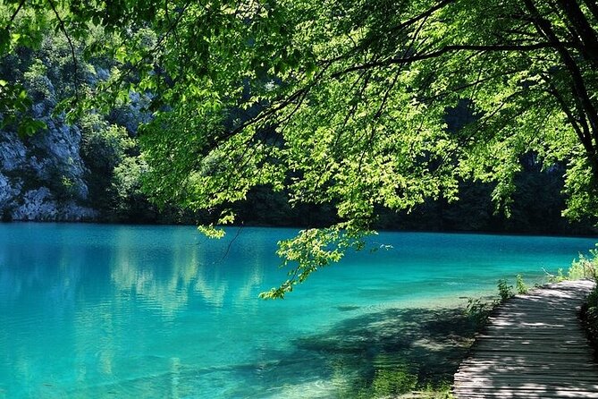 Split to Zagreb or airport Zagreb via Plitvice lakes for singles or couples - Four hours among the Plitvice Lakes
