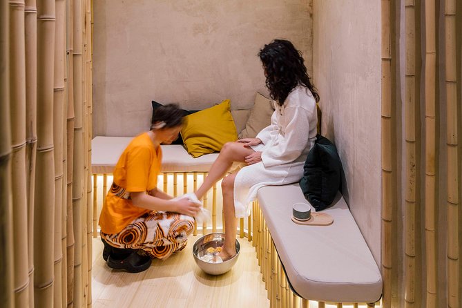To sweat Madrid toxins in Hammam and enjoy the best couple massage downtown - The 20-minute eucalyptus or lavender hammam