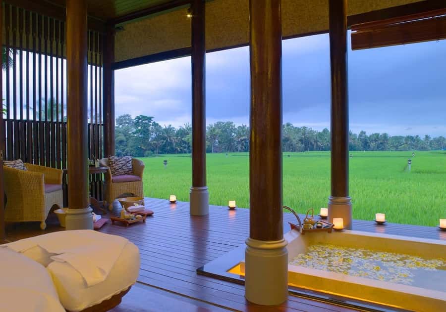 Ubud: Couple Spa Treatment with Bath Ritual & Sparkling Wine - Starting With a Foot Cleansing Ceremony