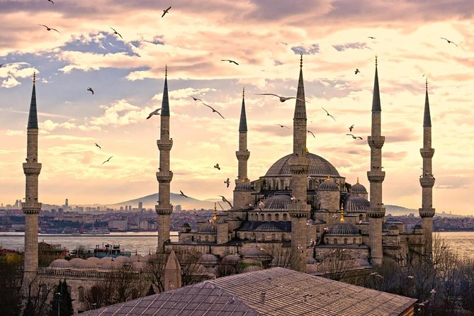 Unforgettable Moments in Istanbul: Photo Shoot for Couples - Key points to know before booking