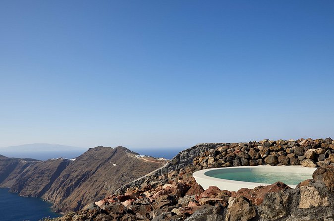 Volcanic Hot-Tub with Caldera View for Ultra-Romantic Couples - What the staff add to the experience