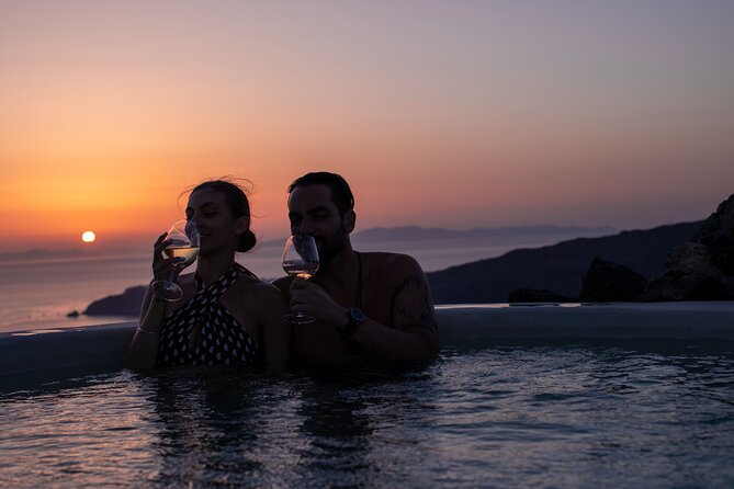Volcanic Hot-Tub with Caldera View for Ultra-Romantic Couples - Timing, weather, and practical planning