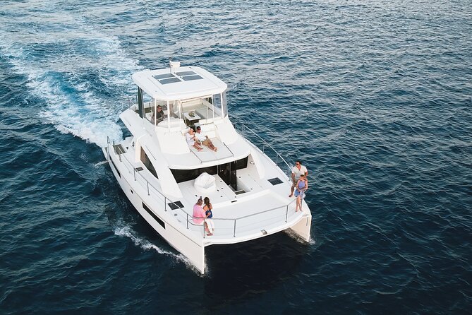 Waikiki Couples Snorkel Retreat - What to expect once the boat moors