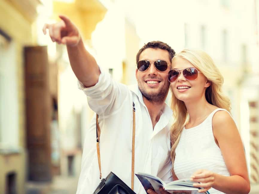 Weimar: Adventure Date, Walk with Quiz and Dinner for Couples - City streets, park paths, and practical teamwork